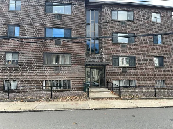 39 Linden St #32, Brookline, MA 02445
