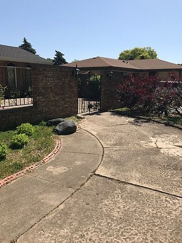 2nd image of 1234 W Meyer Dr