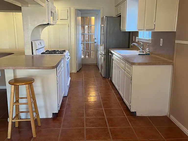9614 Galston Ln — Photo 8