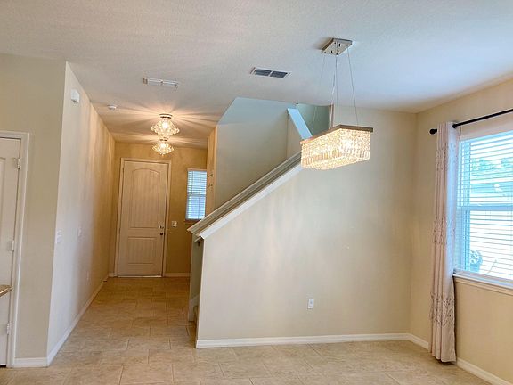 4th image of 718 Amberly Jewel Way