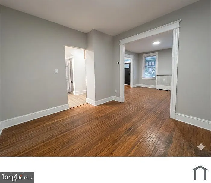6 bed, 2.0 bath, 2400 sqft, $7,200 — Photo 3
