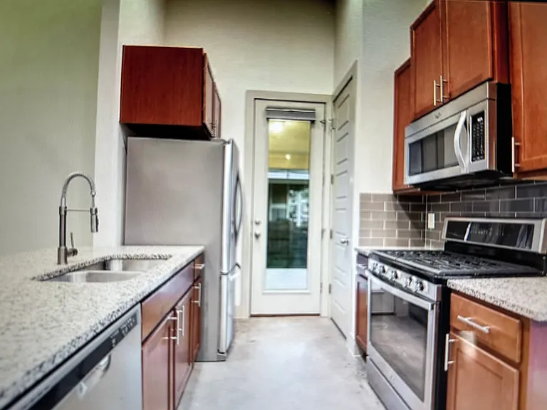 1805 Ulit Ave — Photo 7