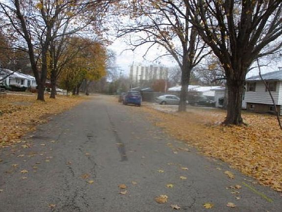 Exterior Neighborhood (street photo)