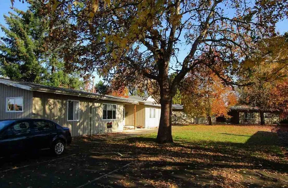 2 bed, 850 sqft, $1,600 — Photo 1