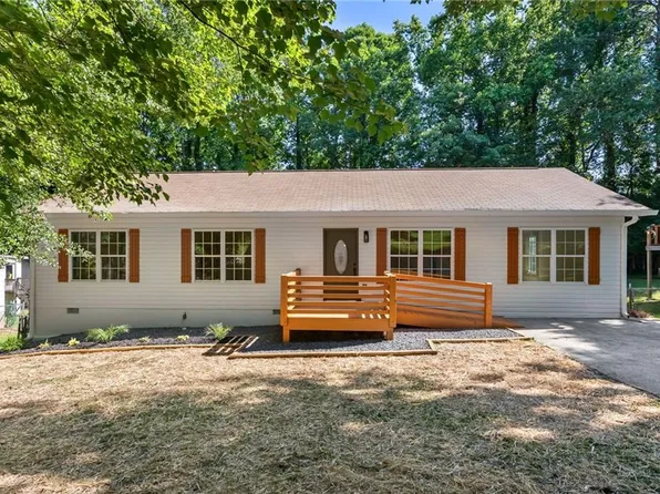 4005 Knightsbridge Rd NW, Kennesaw, GA 30144