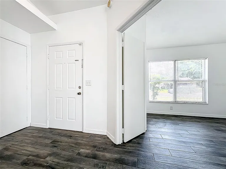 5716 Delano Ln — Photo 11