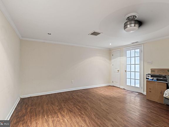 5th image of 6925 Sprague St
