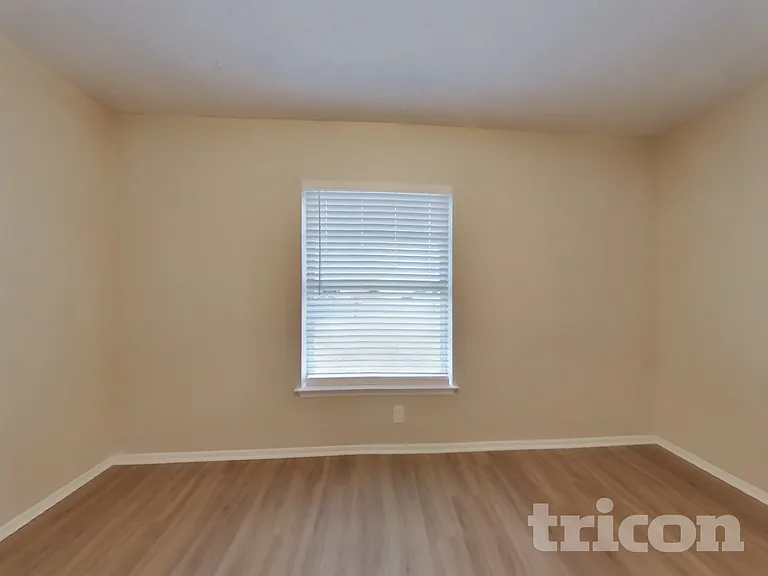 7527 Ledgebrook Dr — Photo 13