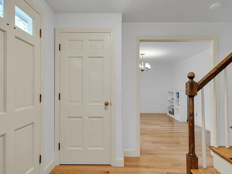 32 Dewey Rd — Photo 2