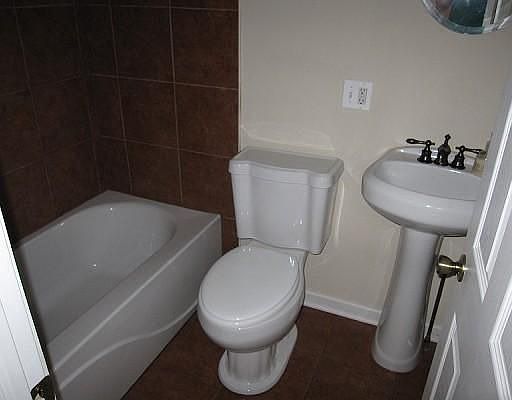 5th image of 7722 S Crandon Ave
