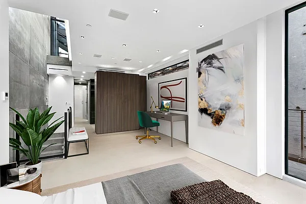 Rented by Compass | media 71