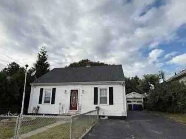 134 Winthrop St, Fall River, MA 02721