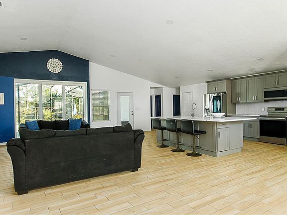 4th image of 31439 Stirrup Ln