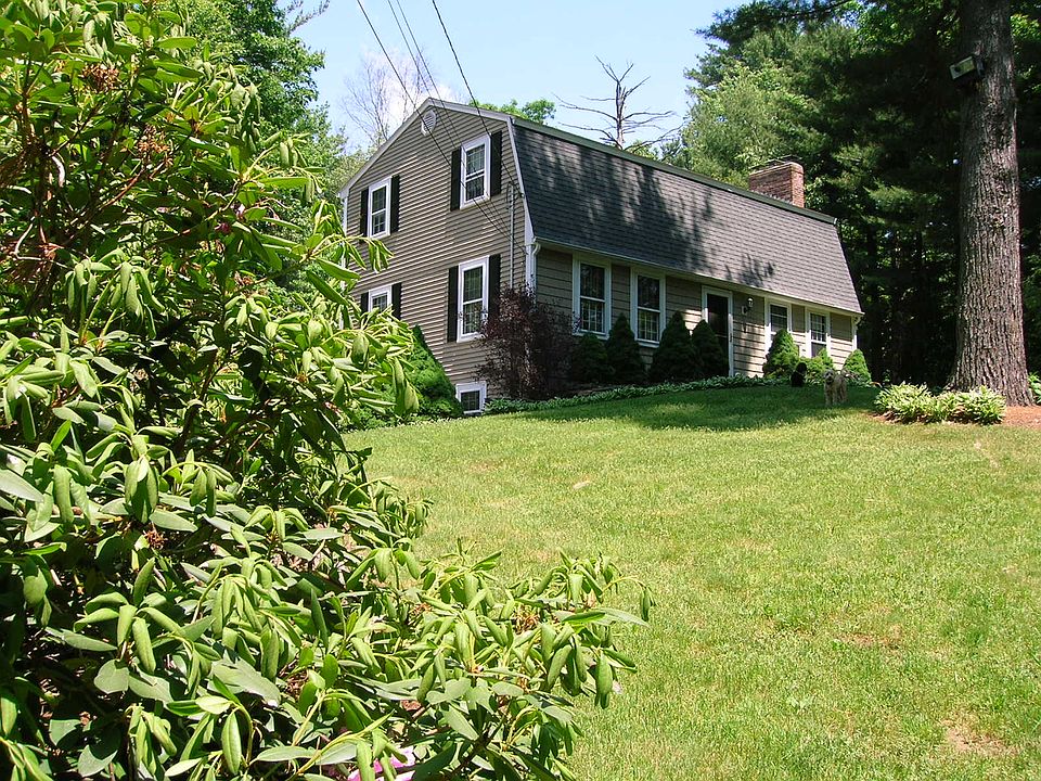 2nd image of 11 Causeway St