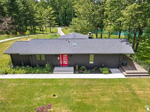 4270 W Temperance Rd, Ottawa Lake, MI 49267