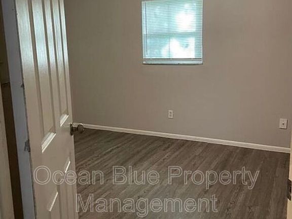 5th image of 2708 Broadway #6