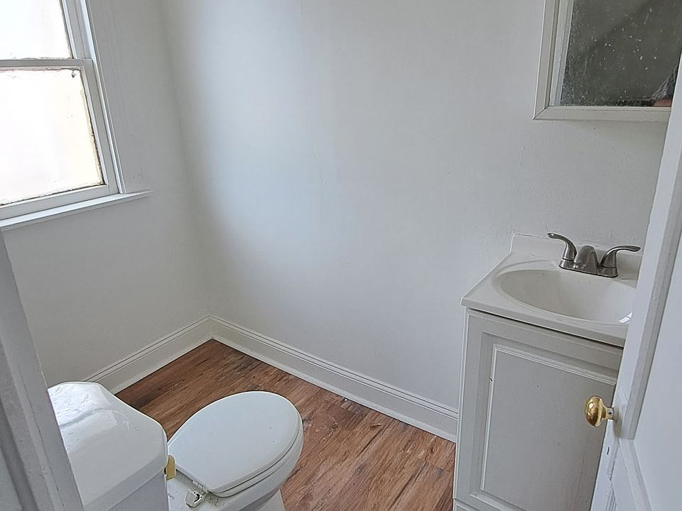 1st image of 1132 E Lovejoy St #4