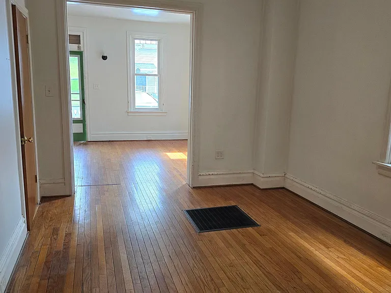 630 S 2nd St — Photo 9