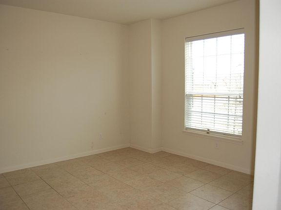 4th image of 2313 Sephora Ct