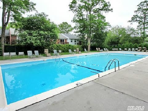 3rd image of 1052 Village Dr