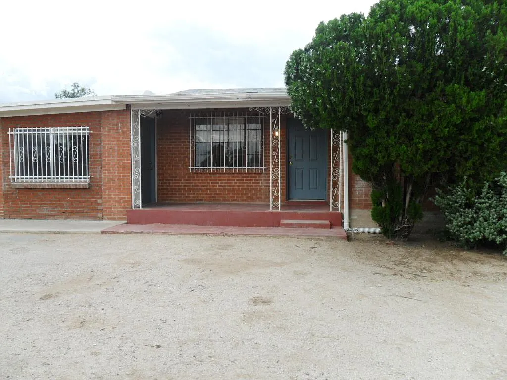 4 bed, 1680 sqft, $2,860 — Photo 2