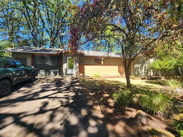 3815 NW Hayes Ave — Photo 1