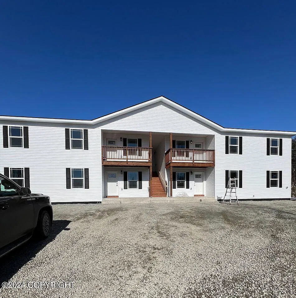 3 bed, 1129 sqft, $1,850 — Photo 1