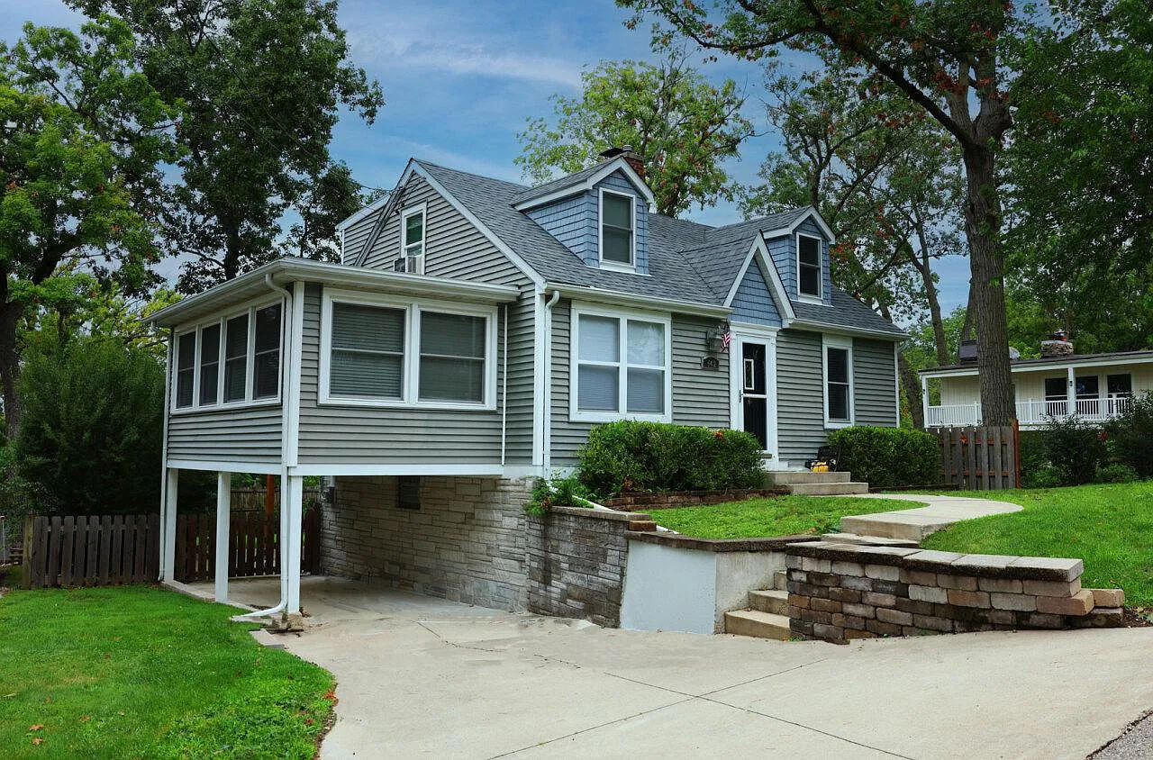 542 Glenview ROAD photo 1