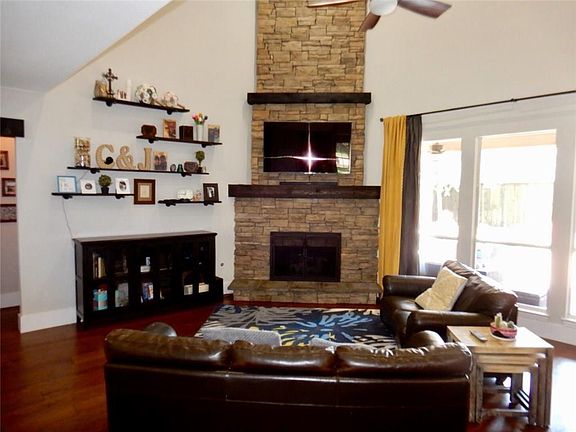 3rd image of 2516 Royal Birkdale Dr