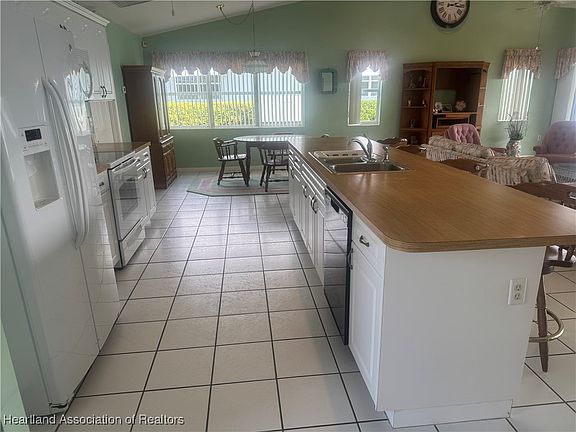 5th image of 318 Sirena Dr