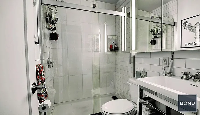 Rented by Bond New York | media 25