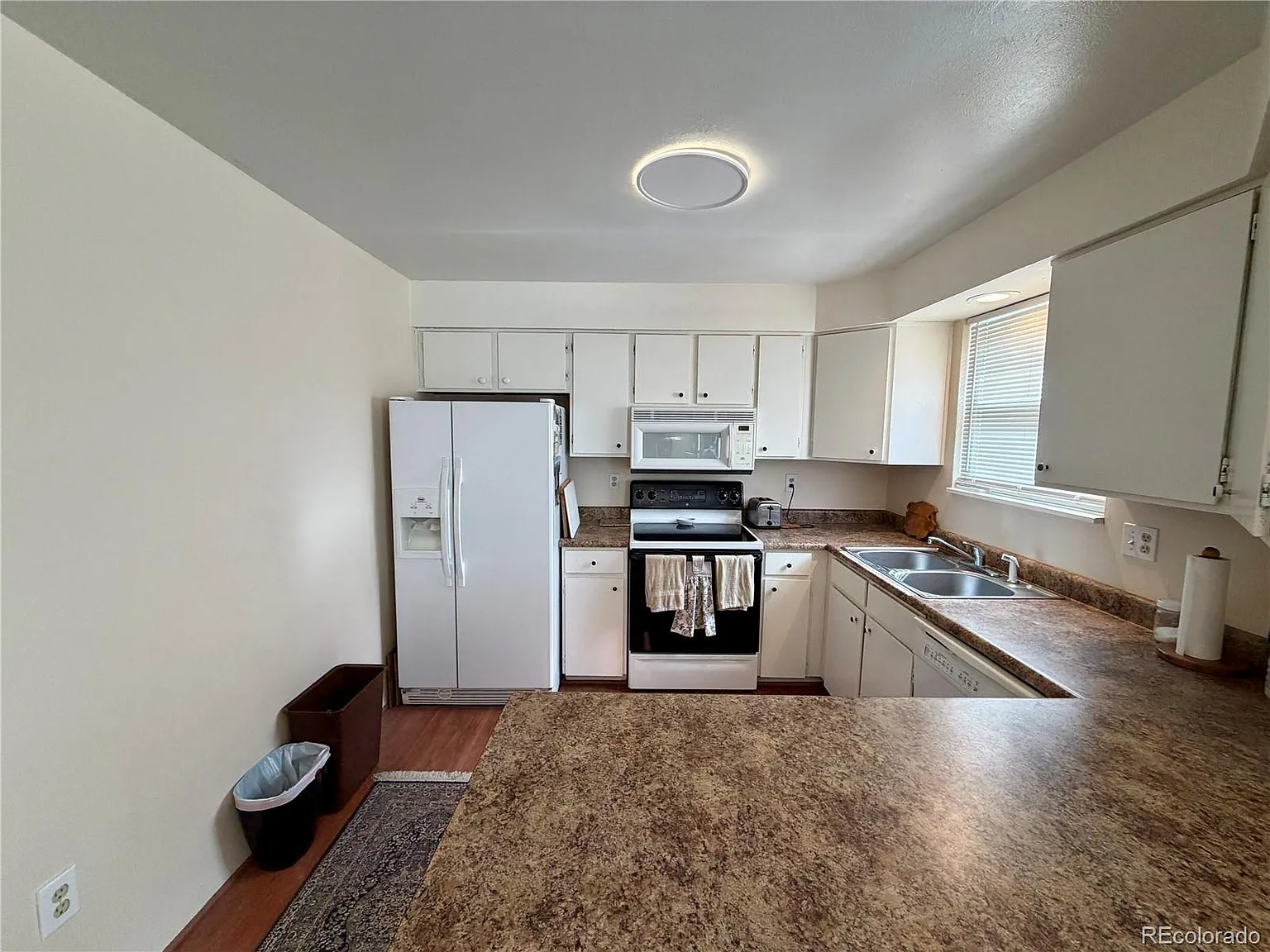 3 bed, 2.0 bath, 1662 sqft, $2,668 — Photo 4