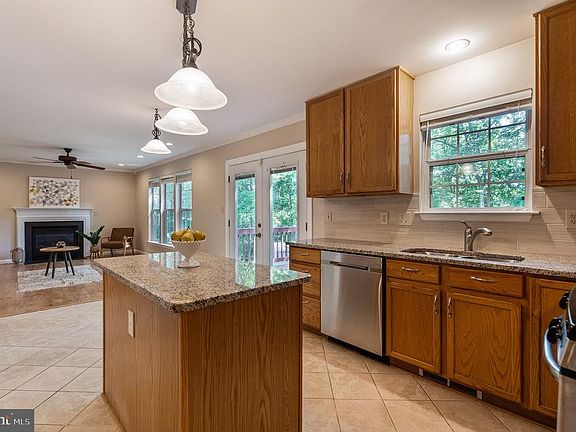 5th image of 11 Westchester Ct