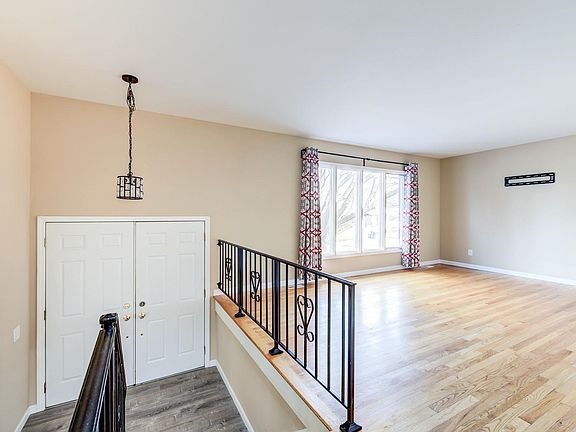 4th image of 1286 Springhurst Dr
