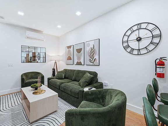 3rd image of 132 Saint Pauls Ave #1