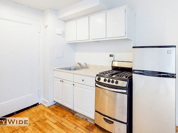 3rd image of 257 E 61st St #4H