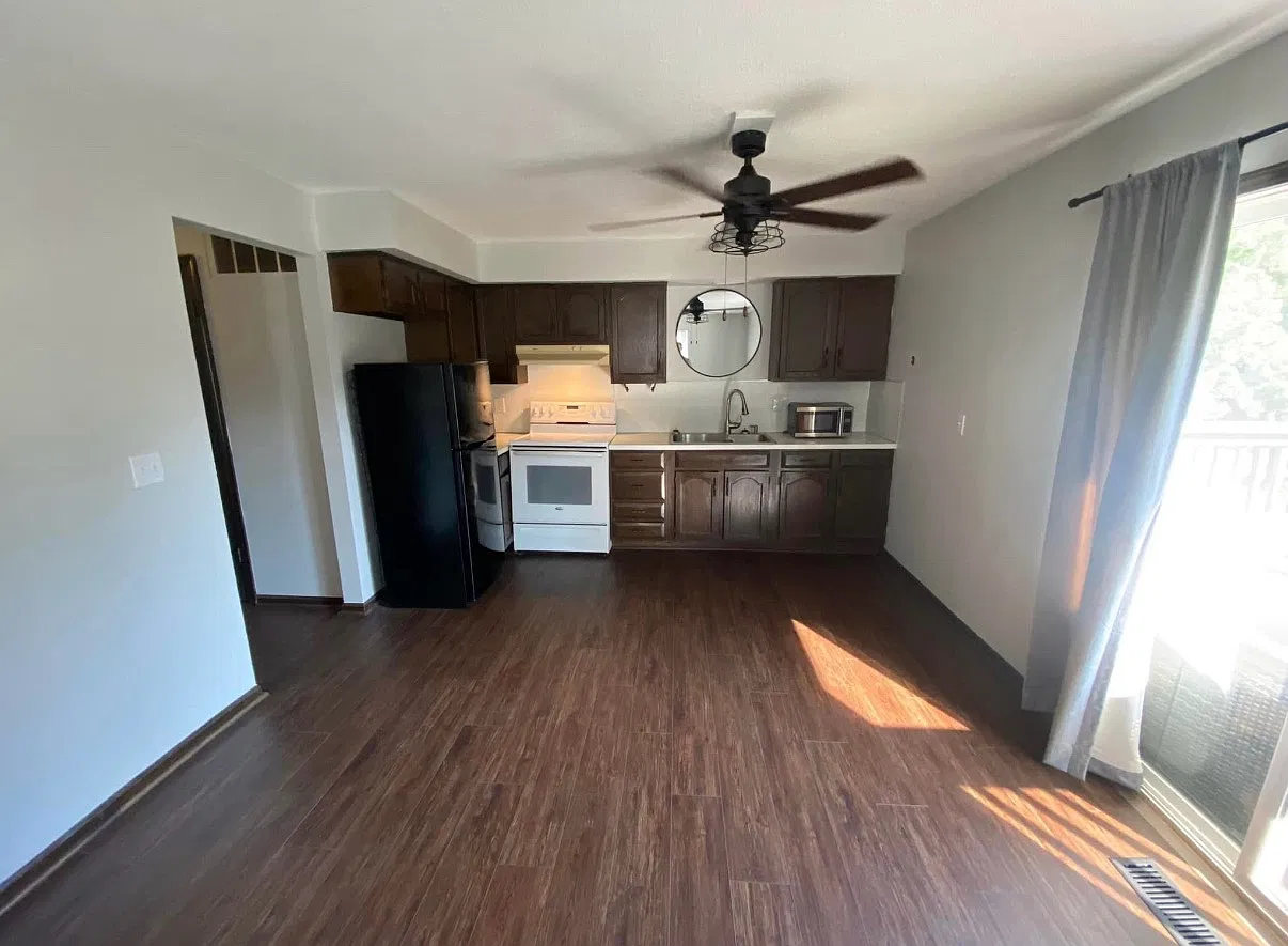 1 bed, 750 sqft, $1,050 — Photo 3