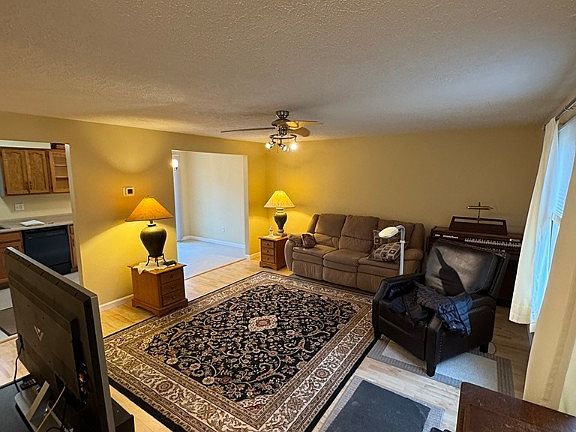 2nd image of 17 Susan Dr