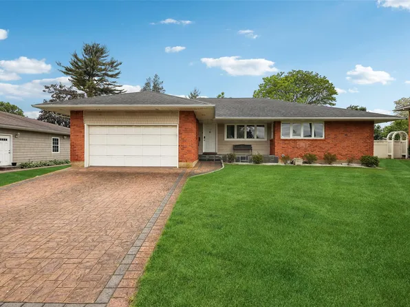 717 The Plain Road, Westbury, NY 11590