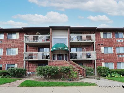 860 N Lakeside Dr APT 1C, Vernon Hills, IL, 60061