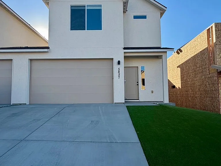 5857 W 40th Ct — Photo 2