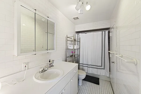 Rented by Nest Seekers International | media 26