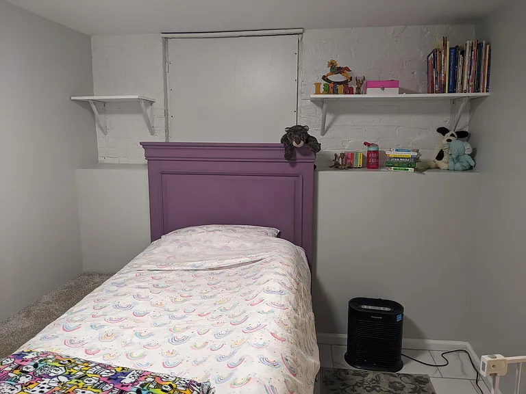 Bonus room/office