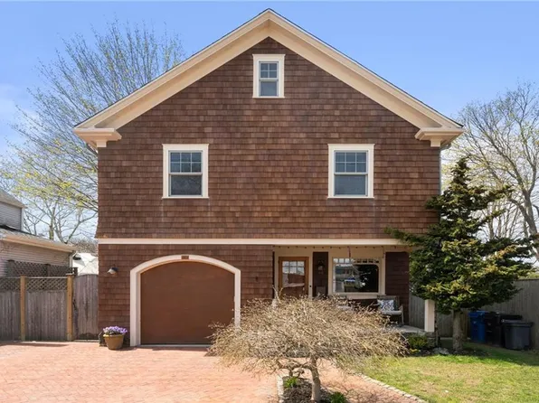 30 1/2 Prescott Hall Rd, Newport, RI 02840