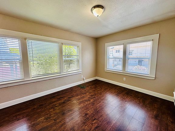 2nd image of 3207 Telegraph Ave #506