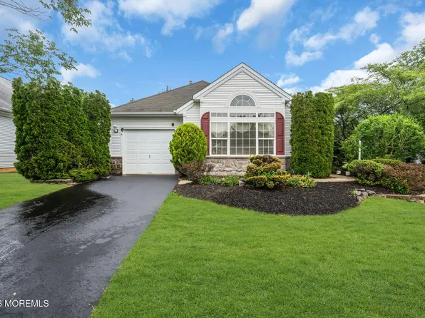 17 Falstaff Drive, Manchester, NJ 08759