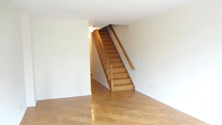 Rented by Royal Operation System | media 21