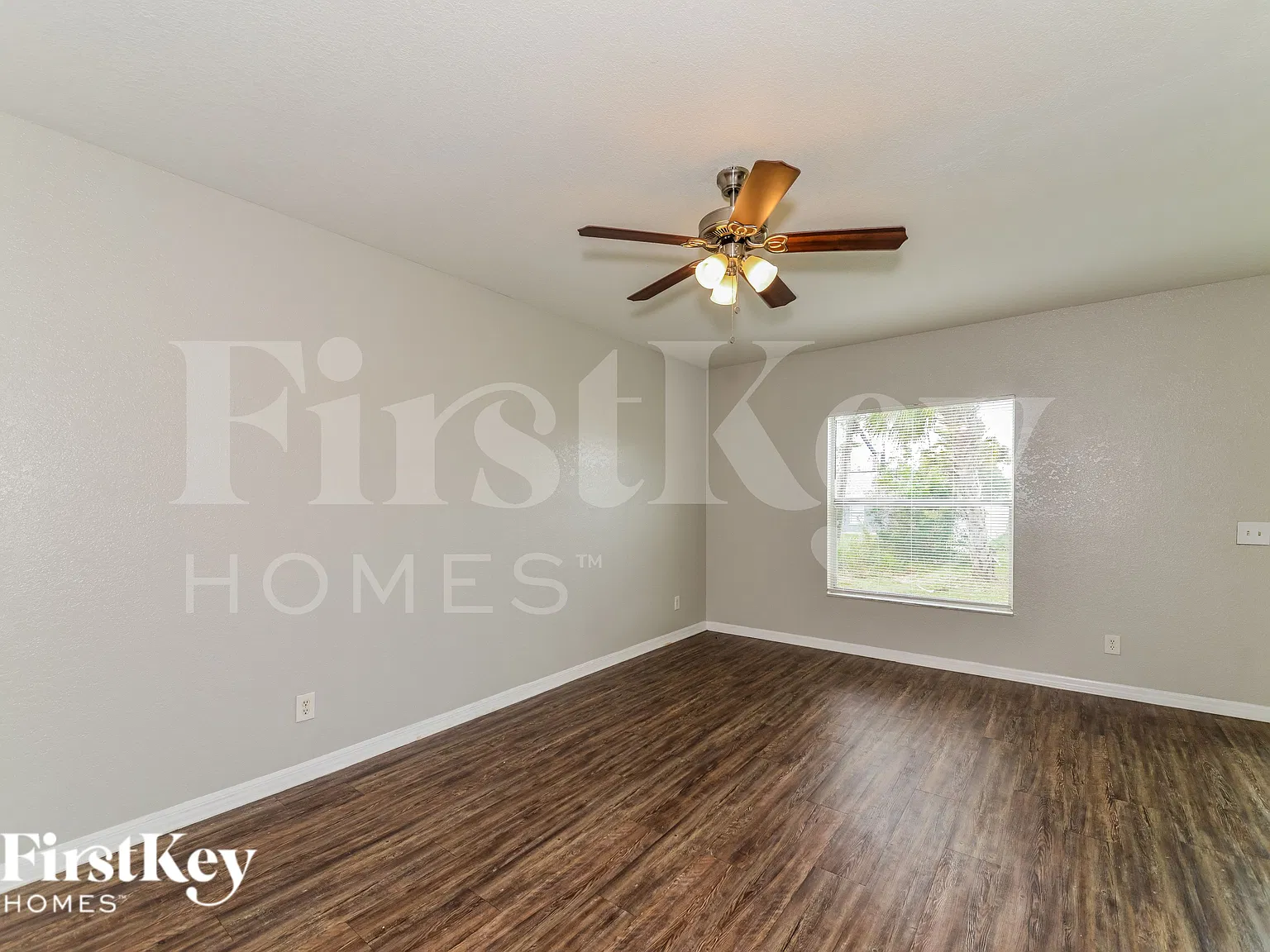 4 bed, 2.0 bath, 1400 sqft, $1,885 — Photo 2