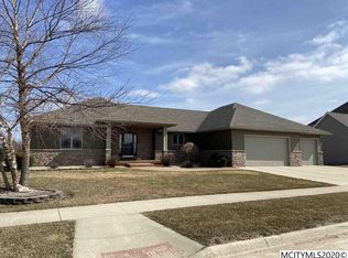 2209 Augusta Dr, Mason City, IA 50401