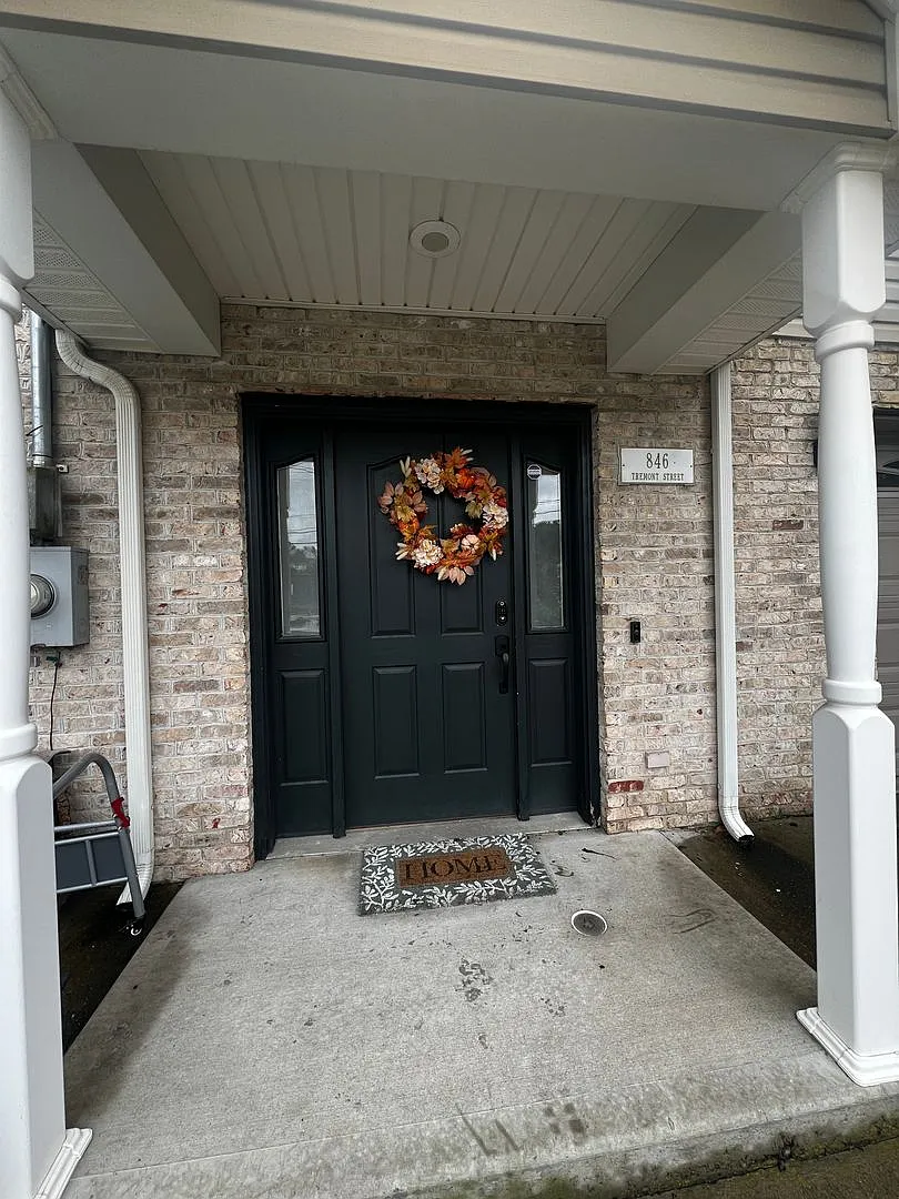 3 Br/2.5 Bath Townhouse - Located near Ruby Memorial Hospital - Available Now — Photo 2